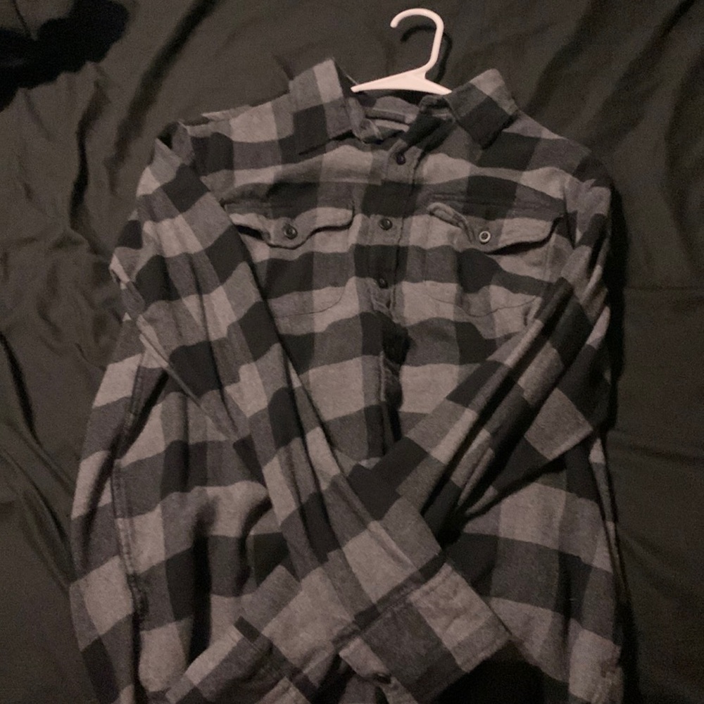 American Eagle Men’s Small Buttoned Shirr like new